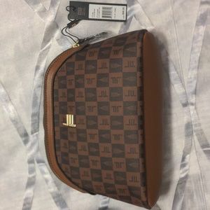 London fog cosmetic bag